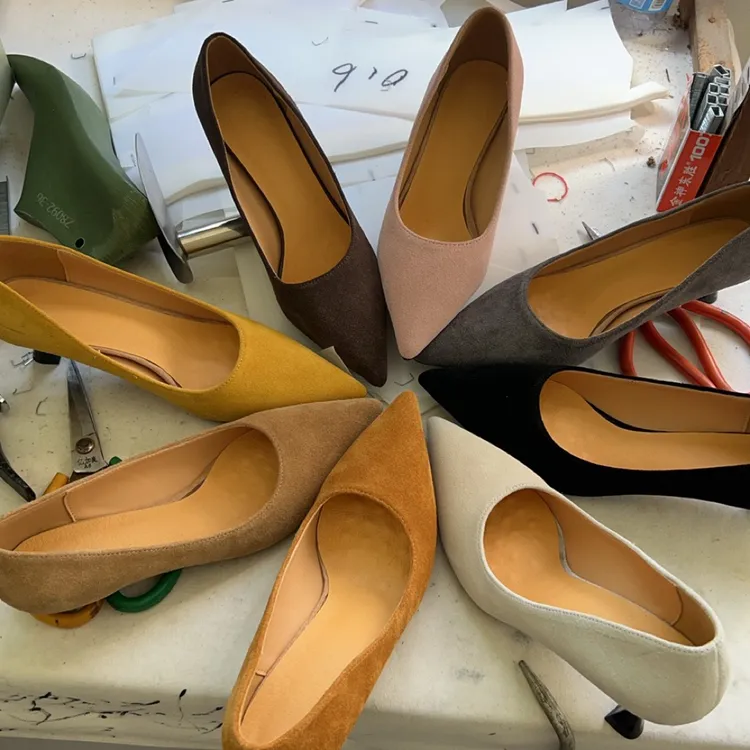 中跟单鞋女2025年秋冬复古气质百搭时尚尖头细跟粗跟礳沙加绒单鞋