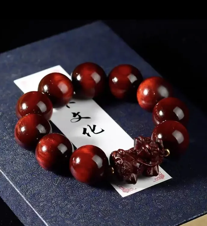 泥红料2.0cm紫檀穿貔貅手串