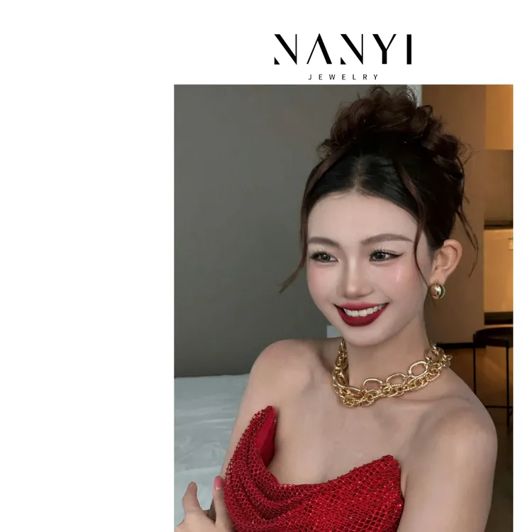 南一｜明媚千金红 敬酒服气场拉满 四件套