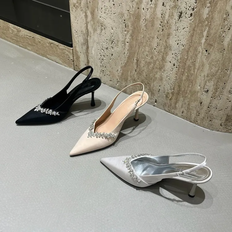 2025年春季新款高级银尖头水钻凉鞋包头细跟春夏后空浅口细跟单鞋