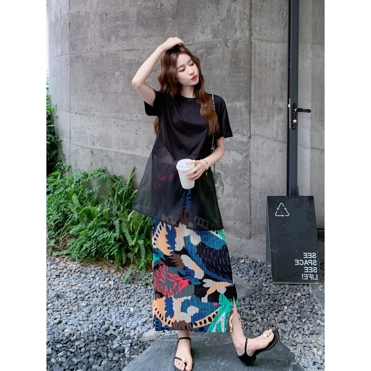 三宅洋气休闲褶皱宽松时尚印花半身裙女2025夏季新款显瘦中长裙