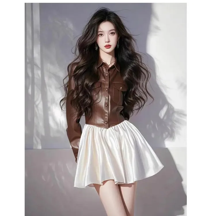 2025春季新款今年皮衣拼接裙子高级感超好看气质千金风咖色连衣裙