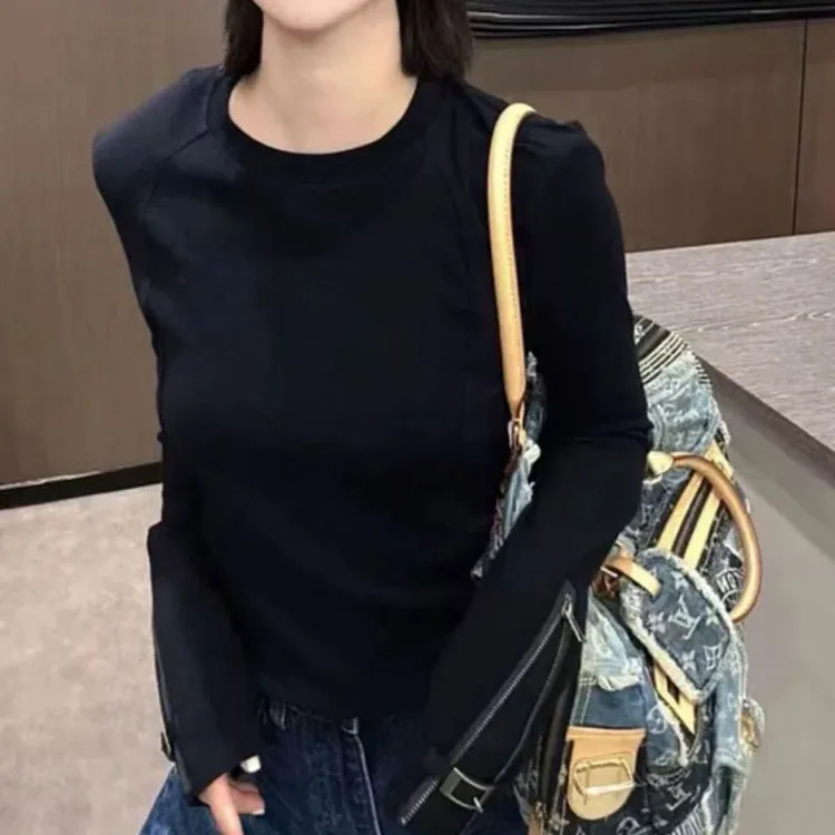 萱贝纯纯色显瘦长袖上衣女2025秋冬新款设计感袖口拉链圆领打底衫