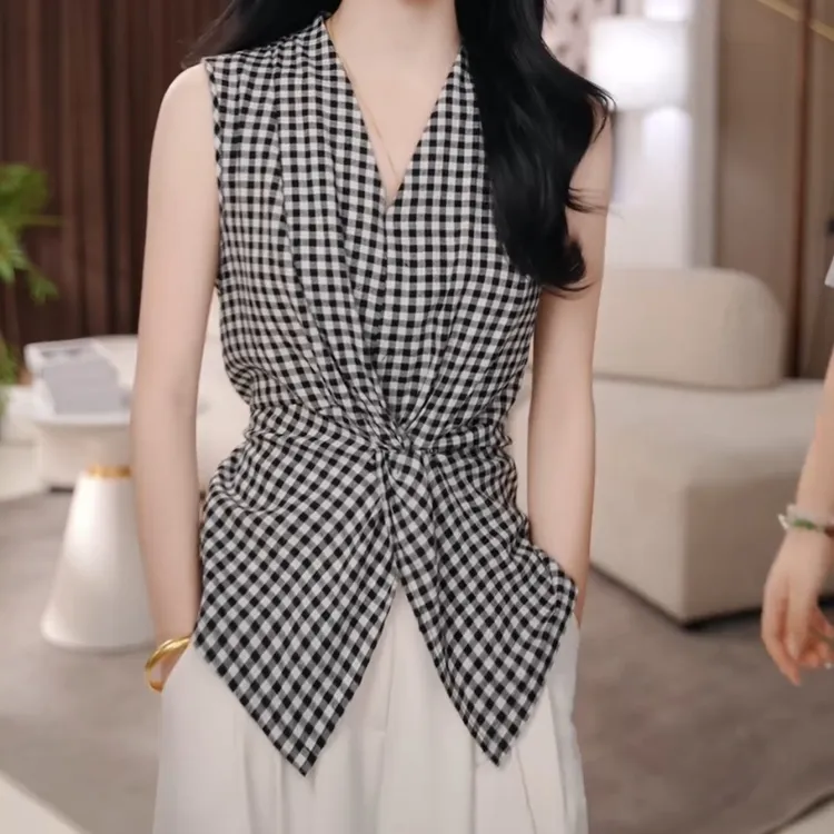 2025设计感扭结黑白格子背心衬衫女收腰显瘦无袖上衣LK2504347