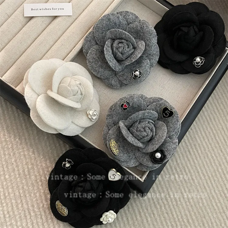 非金属布艺胸针 法式小香山茶花胸针发夹一体式复古别针高级感