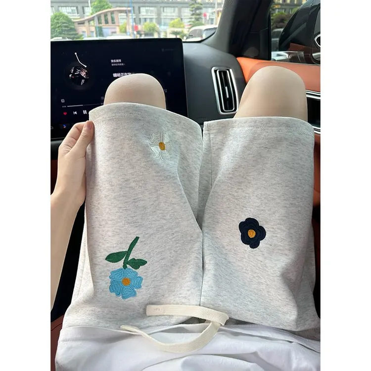 美式小花刺绣短裤男款夏季松弛感情侣五分裤子外穿休闲跑步大裤衩