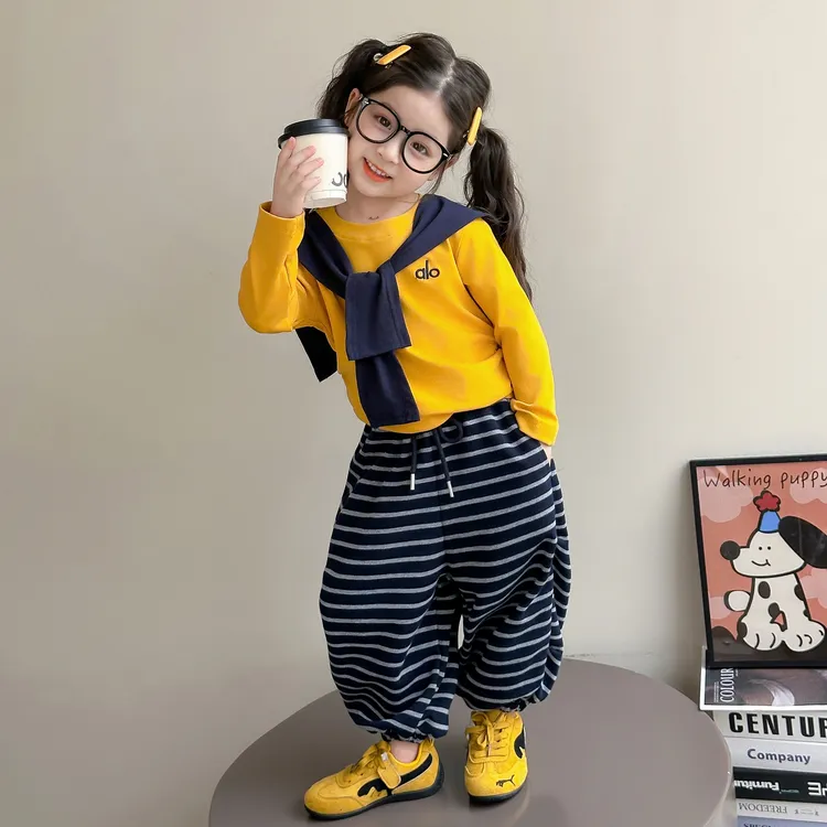 女童春秋装披肩卫衣套装2025新款儿童时髦字母上衣条纹裤两件套潮