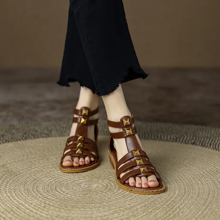 法式夏季新款真皮露趾T字带粗跟百搭罗马鞋平底时尚凉鞋女潮