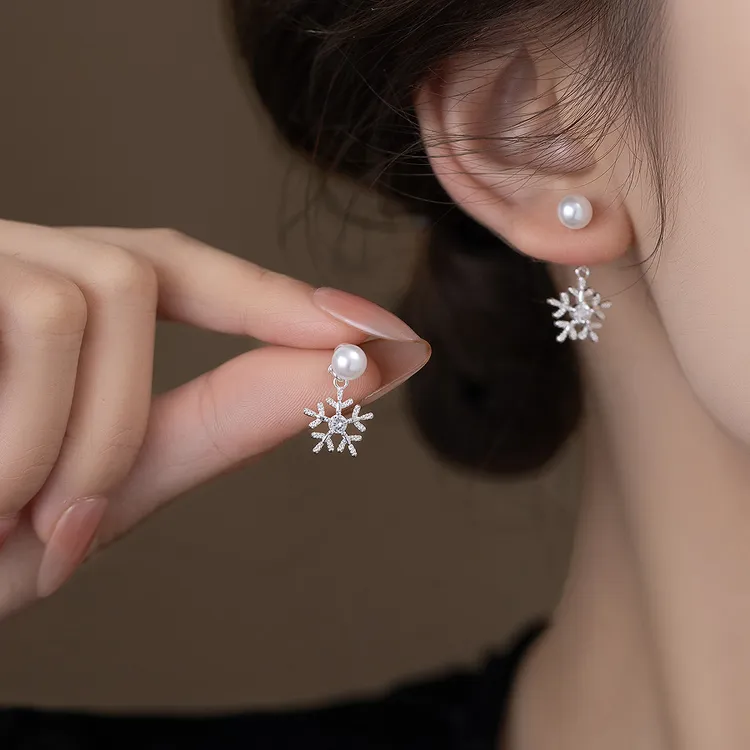 铜合金耳饰 秋冬精致雪花珍珠耳环女小众设计感百搭耳钉清冷耳饰