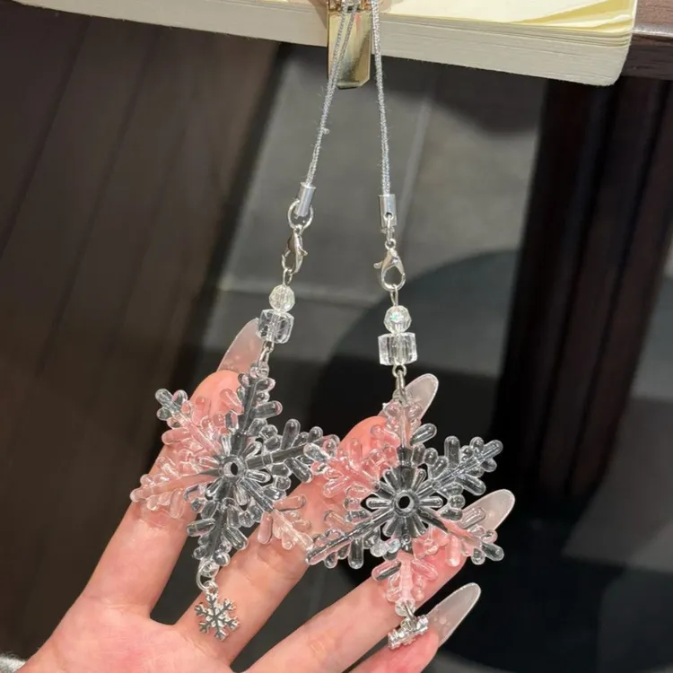 第一片雪花串珠少女ins风手机链可爱咕本手工挂件送闺蜜挂饰礼物