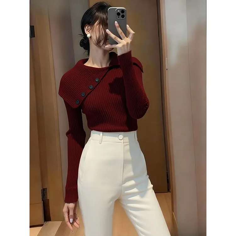 别致高级感宽松显瘦显白潮流时尚感斗篷翻领红色上衣女2025冬毛衣