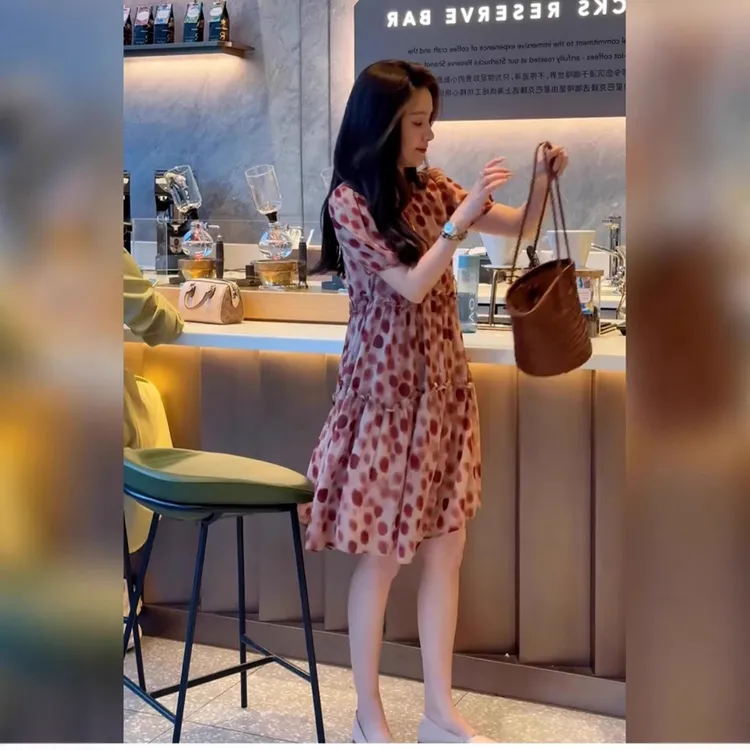 法式气质波点高级显瘦时尚连衣裙2025夏季新款轻熟风收腰裙子