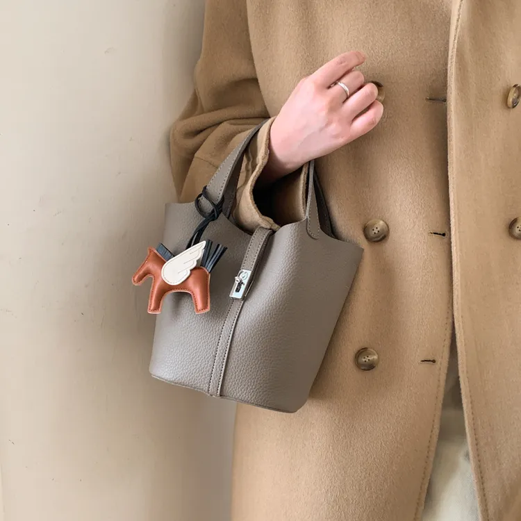 韩系时尚通勤荔枝纹单肩斜挎包子母包菜篮子手提包2025新款高级感