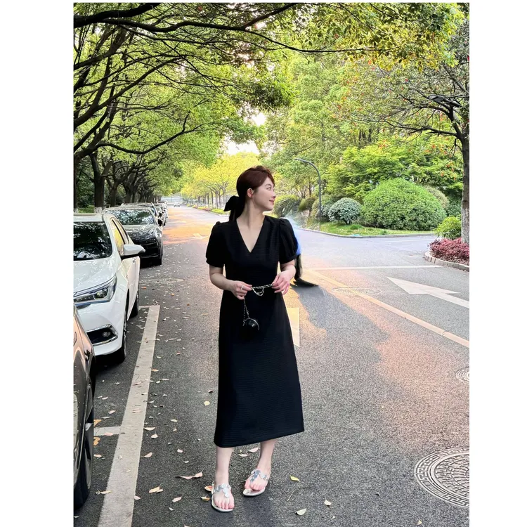 晶咕【少女心愿】法式气质V领收腰显瘦泡泡袖长短版连衣裙