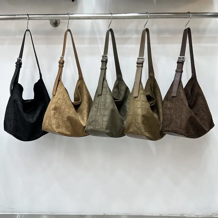 麂皮绒质感高级感复古大容量鳄鱼纹设计时尚美拉德日常单肩腋下包