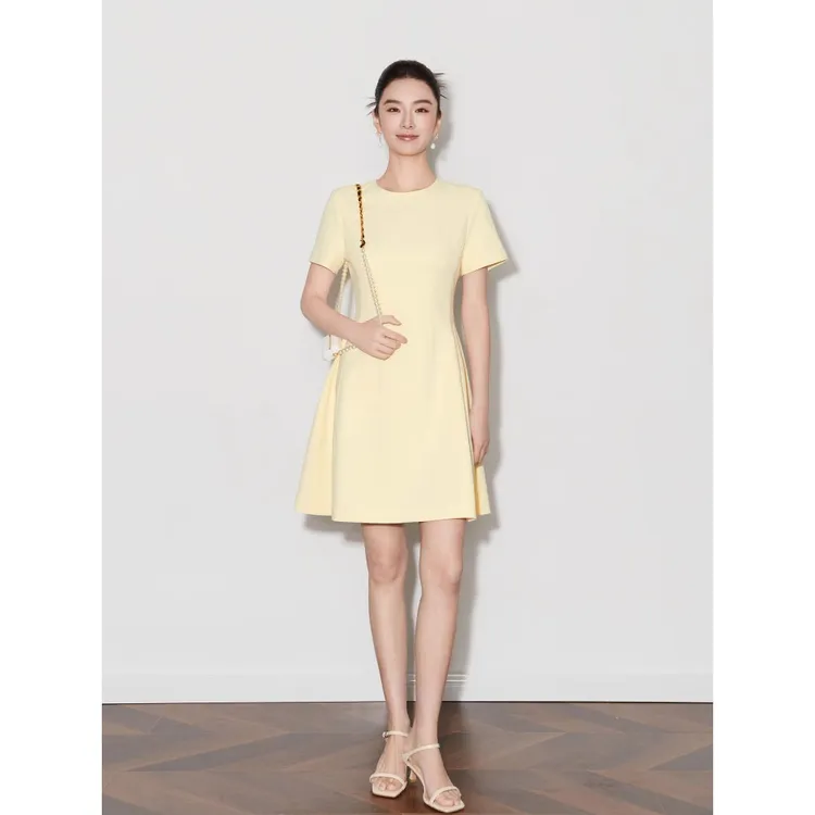 25夏季新款纯色小个子显瘦A字裙圆领收腰气质简约黄色短袖连衣裙