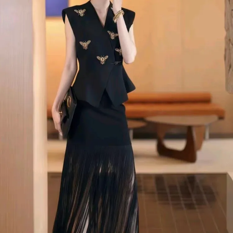 【轻奢套装】2025夏季新款韩版时尚无袖马甲背心上衣+流苏半裙