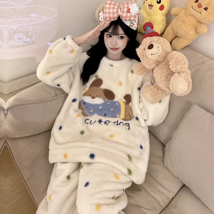 珊瑚绒女士卡通睡衣加绒加厚胖mm宽松200斤法兰绒家居服秋冬套装