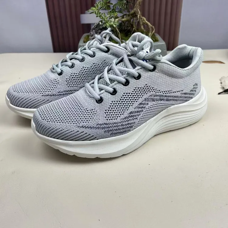 透气男士网面跑步鞋