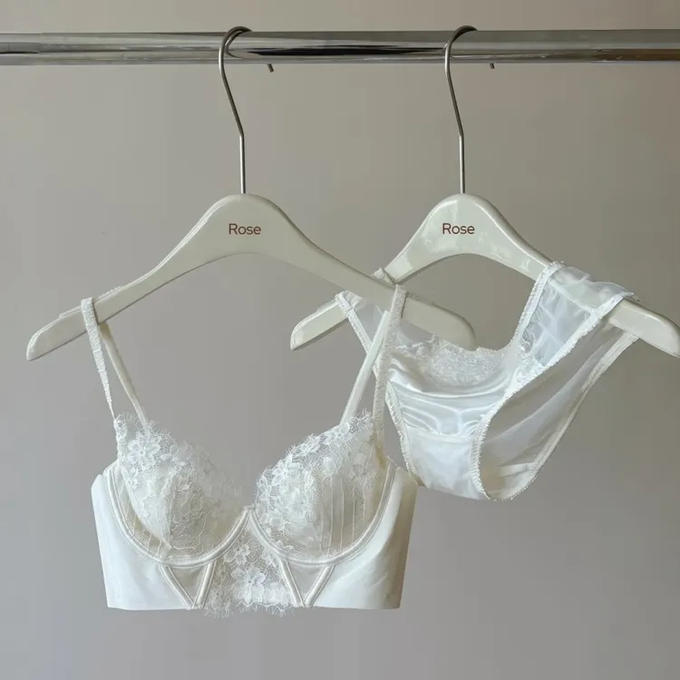 花园秘境~禁欲系超薄性感蕾丝内衣小圆杯纯欲软钢圈提拉文胸套装