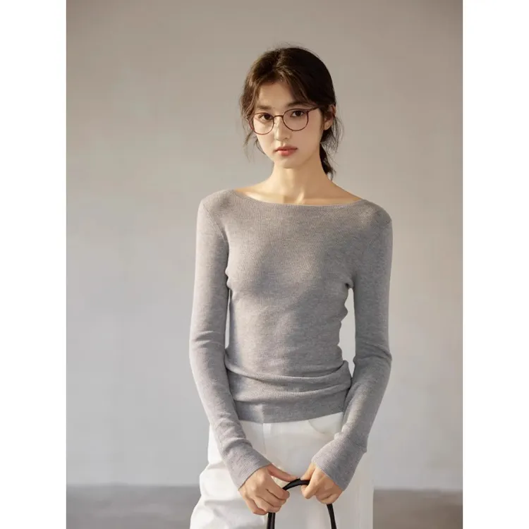 芯娇晴灰色法式一字肩领长袖针织衫女秋季修身显瘦内搭打底衫上衣