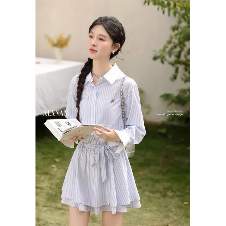 鹿向南「落日海岸」蓝色条纹连衣裙2025春季新款高级感短款裙L53309