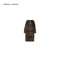 ARNE JA｜“珍藏系列”尖奢小象羔肋骨花纹皮毛一体长款外套W706H010