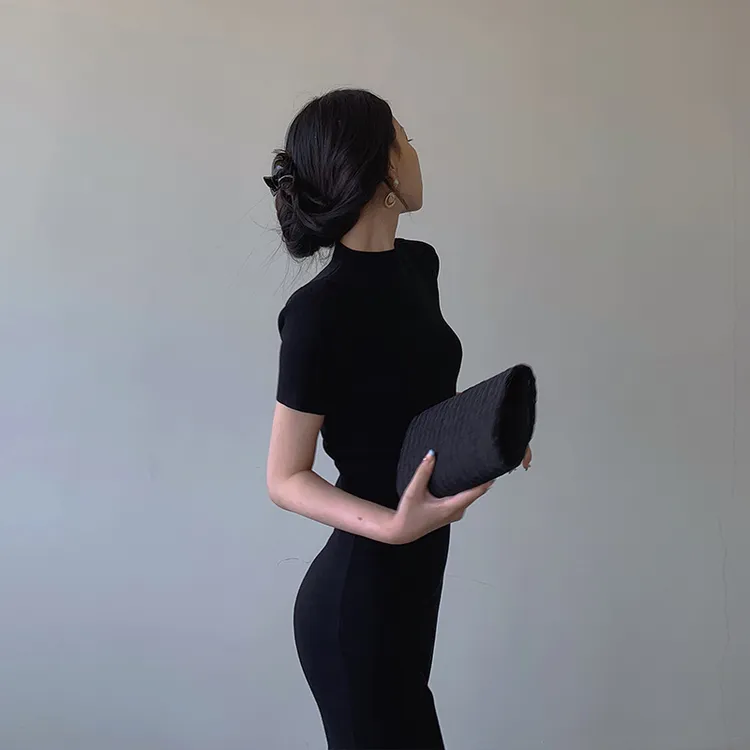 夏季新款赫本风气质小黑裙修身包臀长裙冰丝针织连衣裙女夏轻熟风