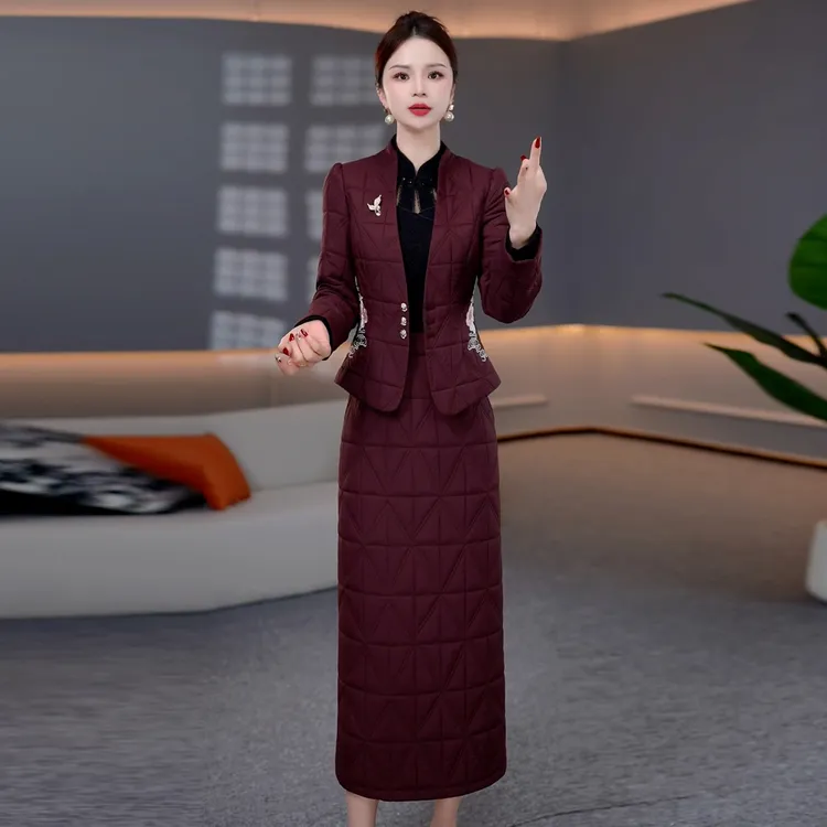加厚保暖显瘦夹棉两件套女2025年新款妈妈装冬季气质显瘦遮肉套装