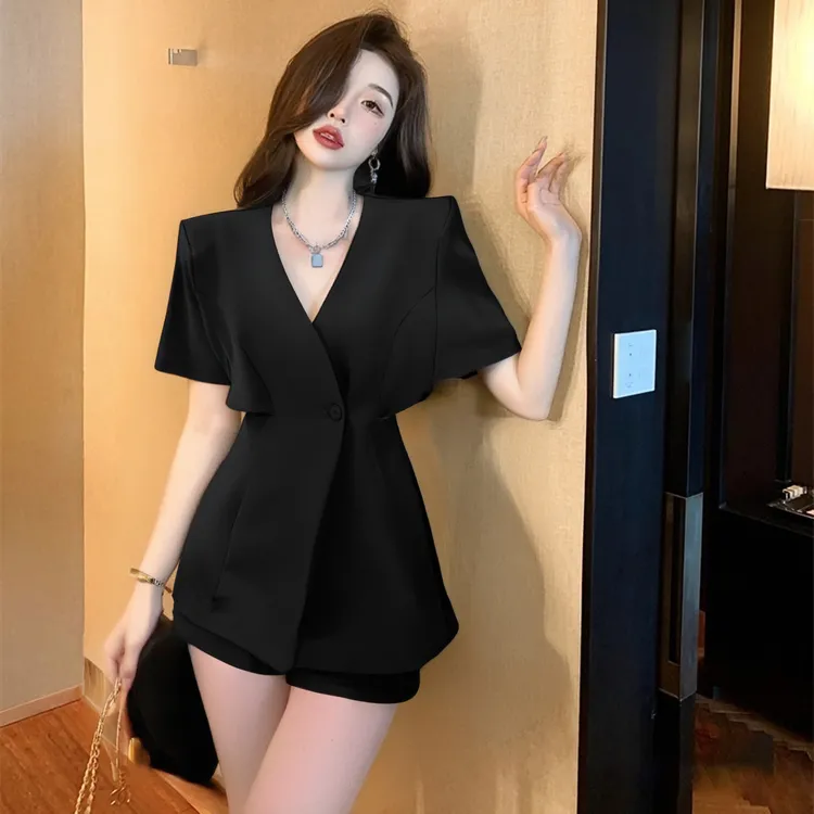 A【两件套】新2024时尚套装露腰V领西装外套女高腰阔腿休闲短裤1629