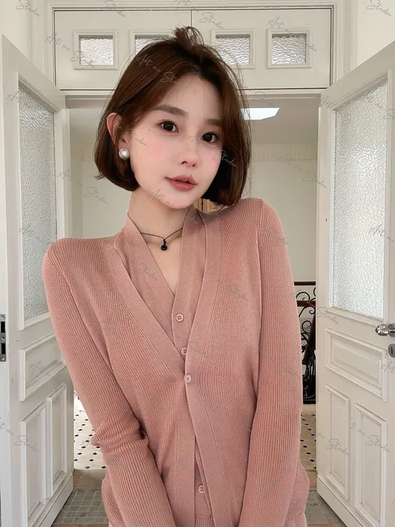 【100天丝】纯欲巨显瘦轻薄冰感假两件高支挂脖针织外套w24317