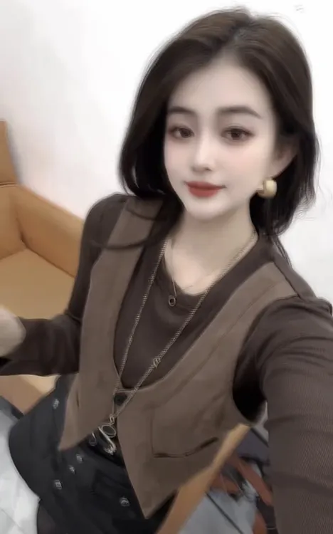 韩系时尚百搭假两件长袖T恤女2025秋冬新款显瘦设计感拼接上衣女