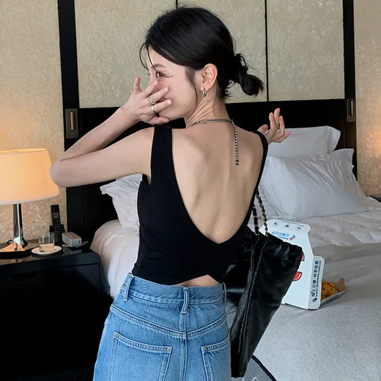 黑色交叉美背吊带背心女新款内搭带胸垫文胸一体内衣外穿白色上衣