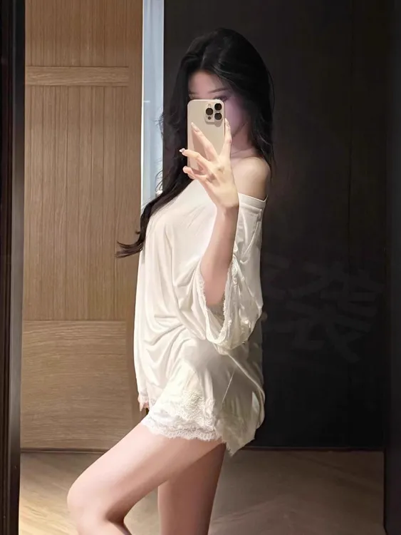 轻奢睡衣女款爆款2025新款纯欲设计斜肩蕾丝短袖代尔棉家居服套装