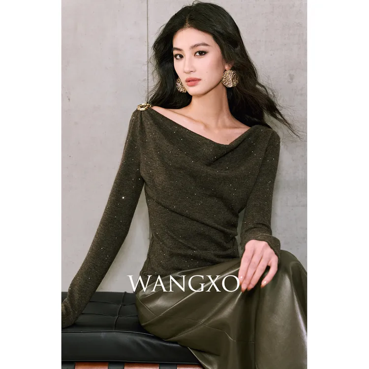 WANGXO  羊毛亮片荡领斜摆上衣  2561530W