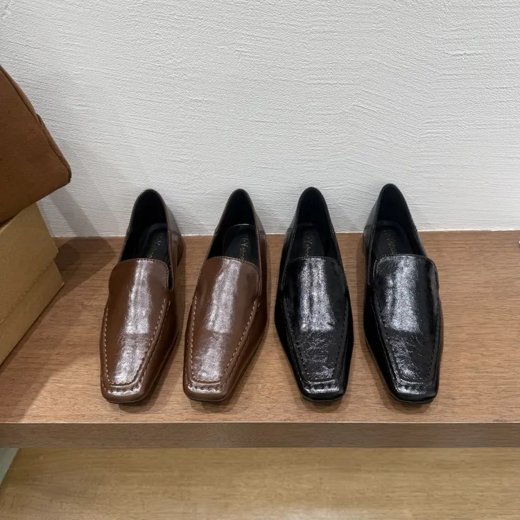 2025秋冬新款方头低跟乐福鞋英伦风小皮鞋女时尚百搭简约软皮单鞋