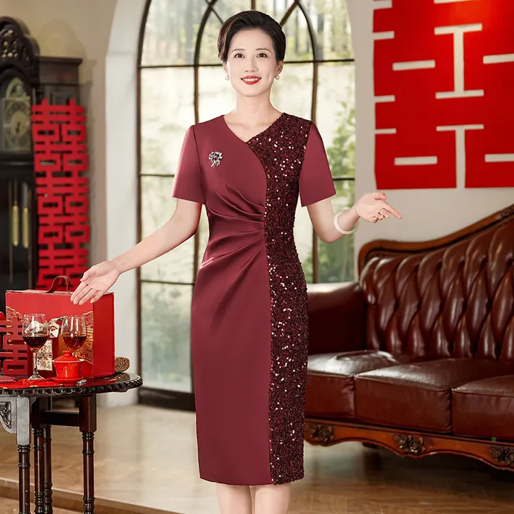 5349婚宴旗袍高级感洋气2025春夏款酒红色喜婆婆礼服高贵年轻喜庆