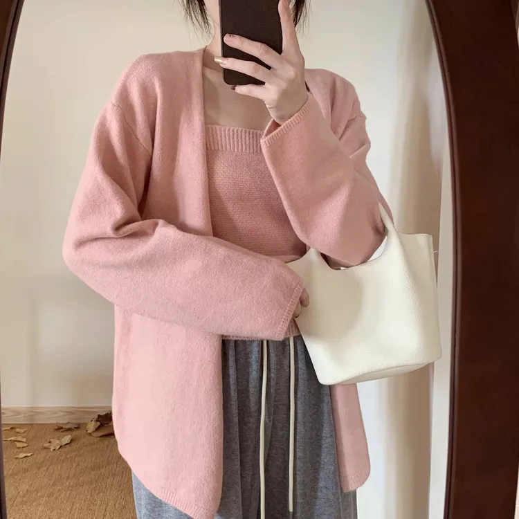 韩版温柔风宽松针织开衫吊带背心两件套 秋冬新款休闲毛衣女外套