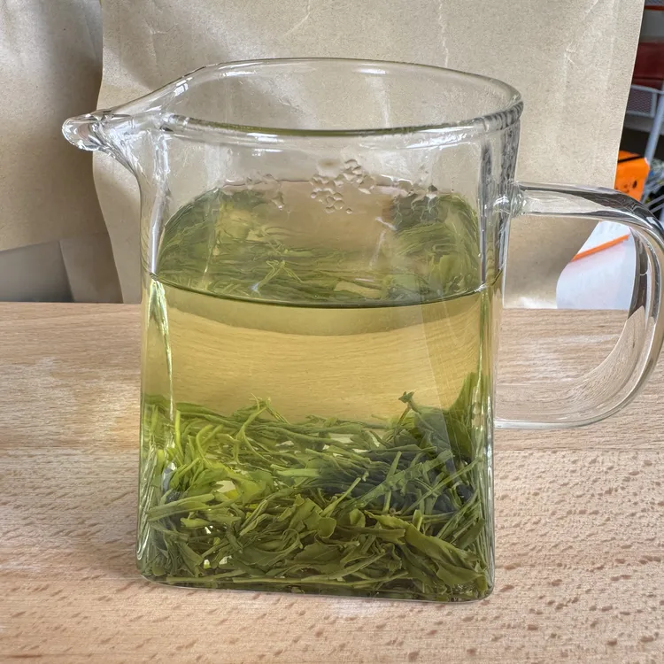 明前直条毛峰 细揉 耐泡 糯米香 汤色黄绿明亮