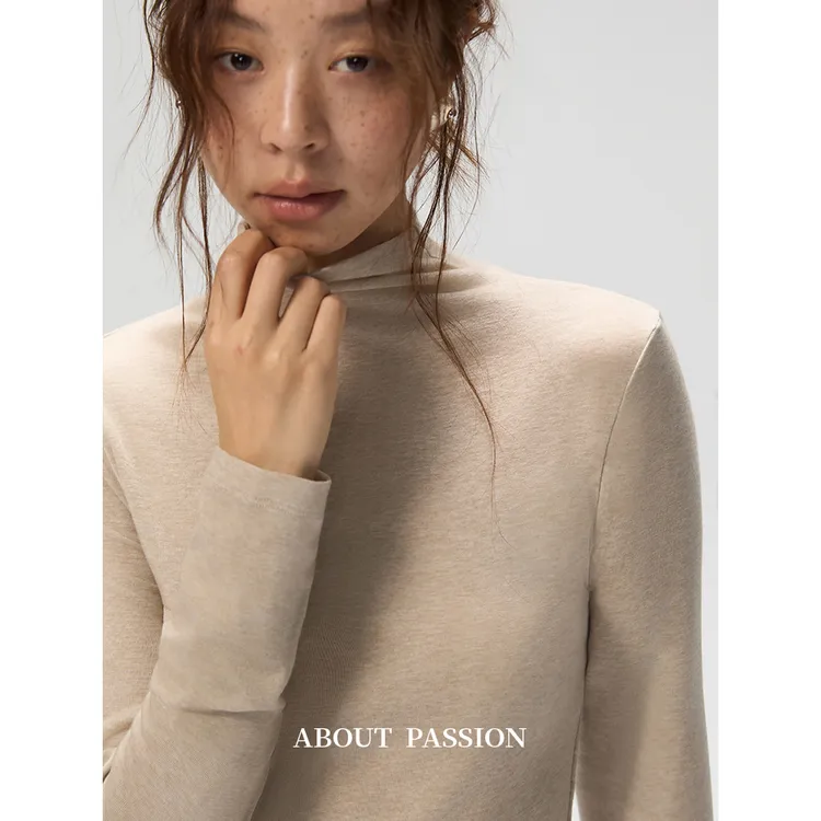 About Passion · 圆领纯色修身长袖