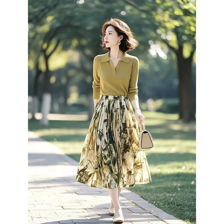 2025超火韩系高级感开春穿搭一整套休闲印花半身裙减龄两件套装女