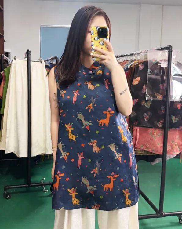 无袖奥黛80长藏青卡通小狗香云纱新中式
