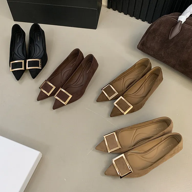 尖头细跟高跟鞋女2025新款秋季软底软面职业通勤金属方扣浅口单鞋