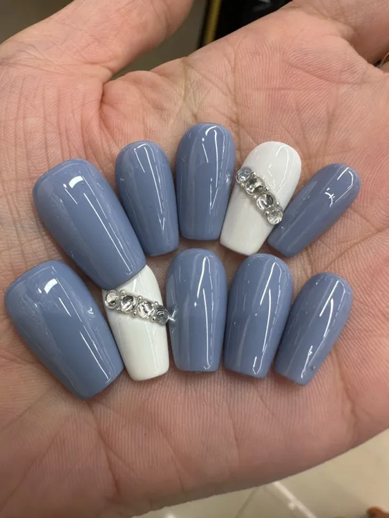 法式简约轻奢可拆卸纯手工蓝色系短T款