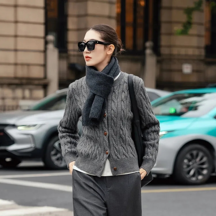 简约设计感复古针织开衫女2025秋季新款显气质加厚毛衣外穿上衣