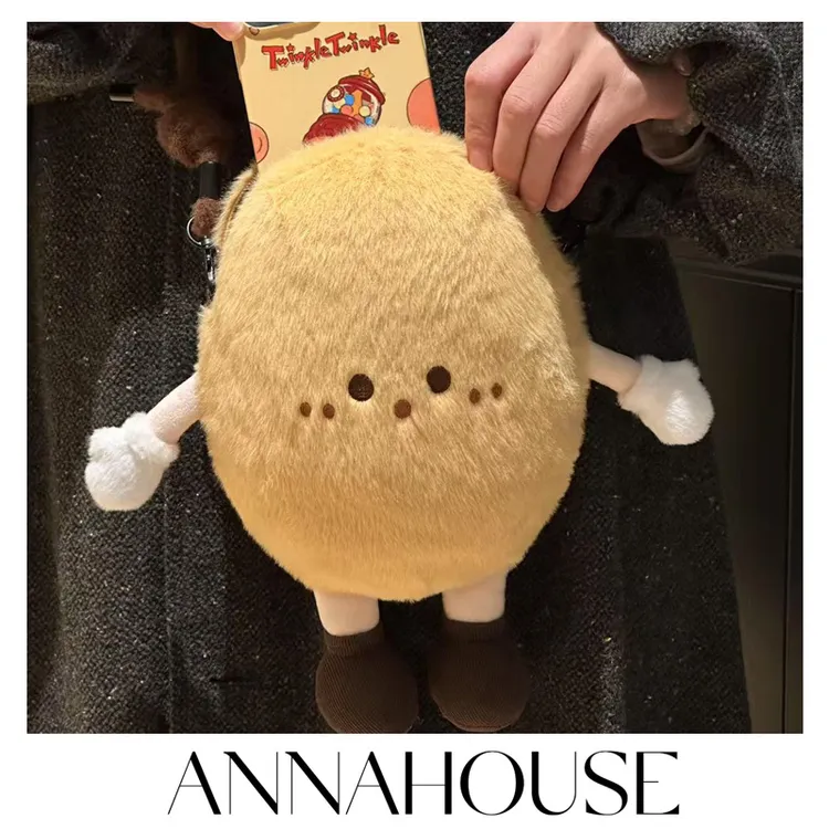 ANNAHOUSE可爱卡通暖薯绒绒土豆毛绒包女ins风斜跨玩偶手机包ZW