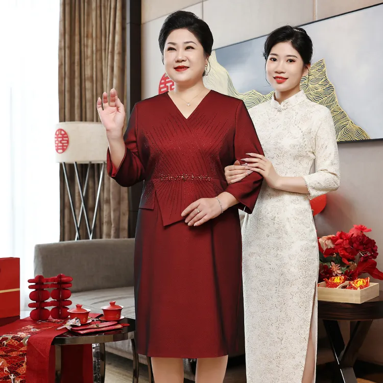 妈妈装婚宴礼服喜婆婆气质连衣裙高贵中年女假两件秋冬结婚宴礼服