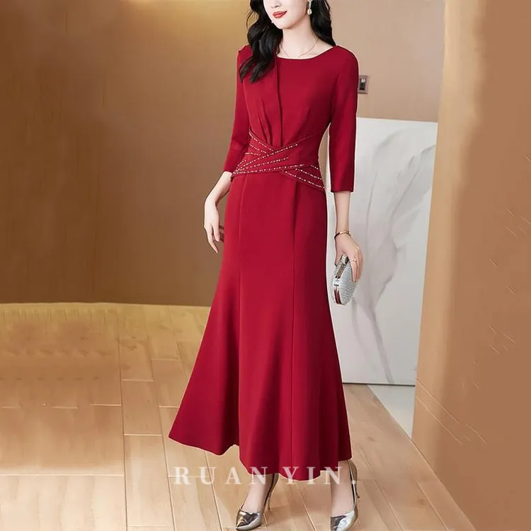 高级感红色连衣裙女春季2025新款收腰修身气质喜庆婚宴礼服鱼尾裙