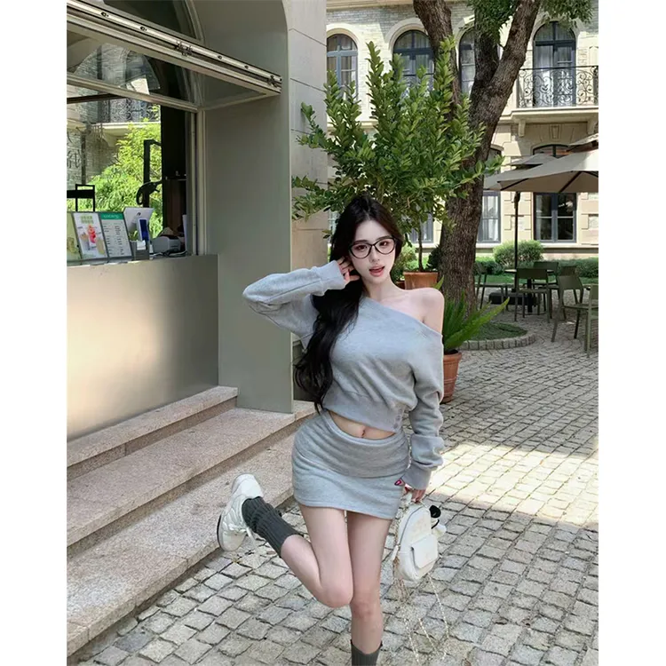 2025秋季新款慵懒感美式辣妹斜肩卫衣女翻边包臀短款半裙时尚套装