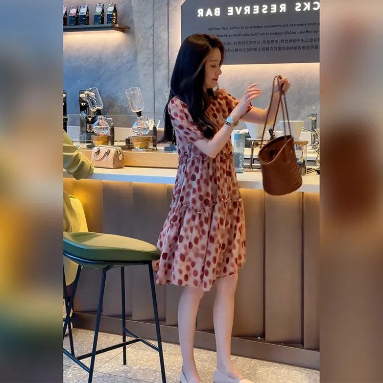 2025新款今年流行爆款气质巨好看的小众不撞款小个子连衣裙女夏季